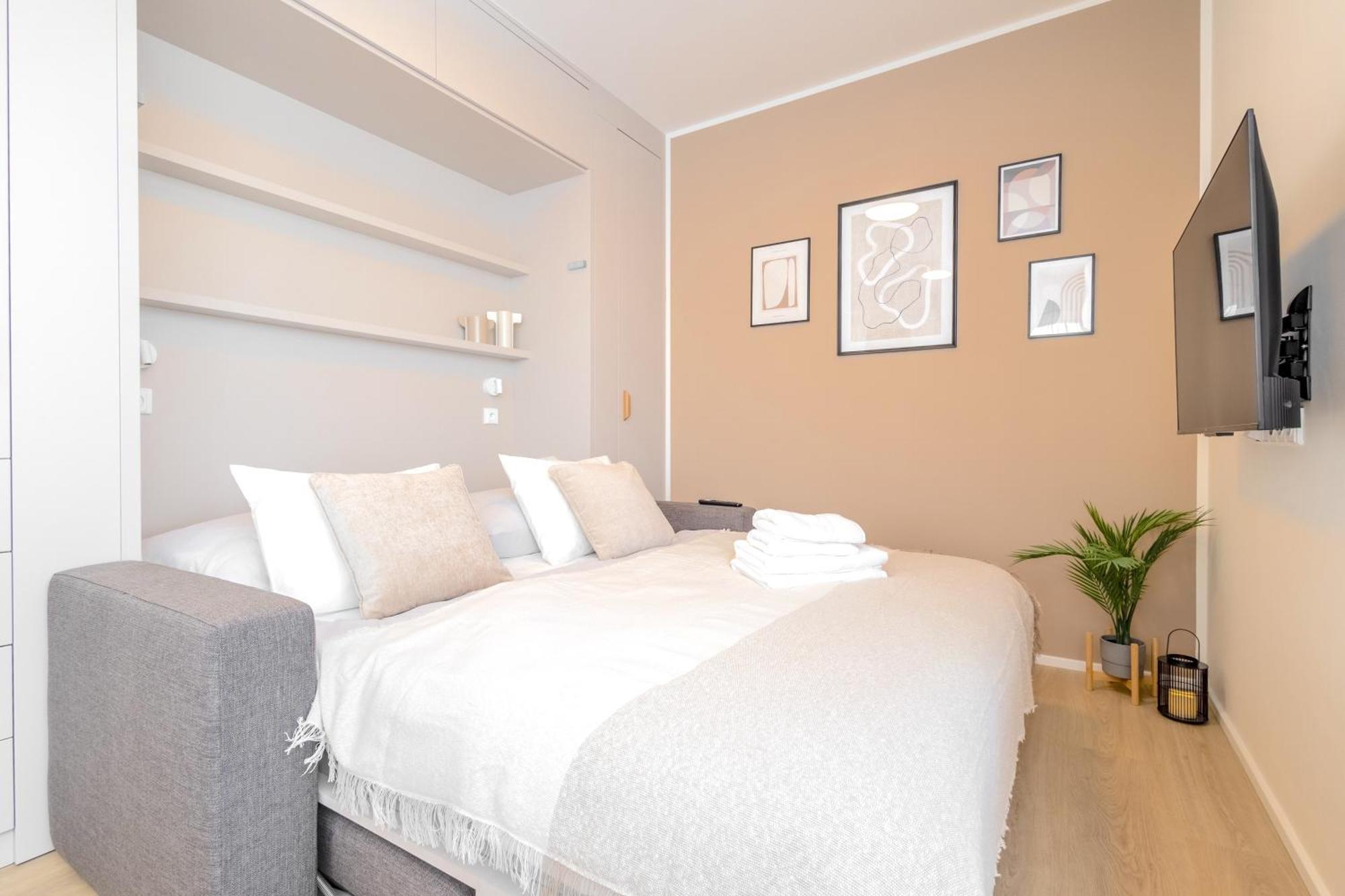 Bright 2Br - 8Th Floor, Balcony, Free Parking - By Gravity Prague Apartment Ngoại thất bức ảnh