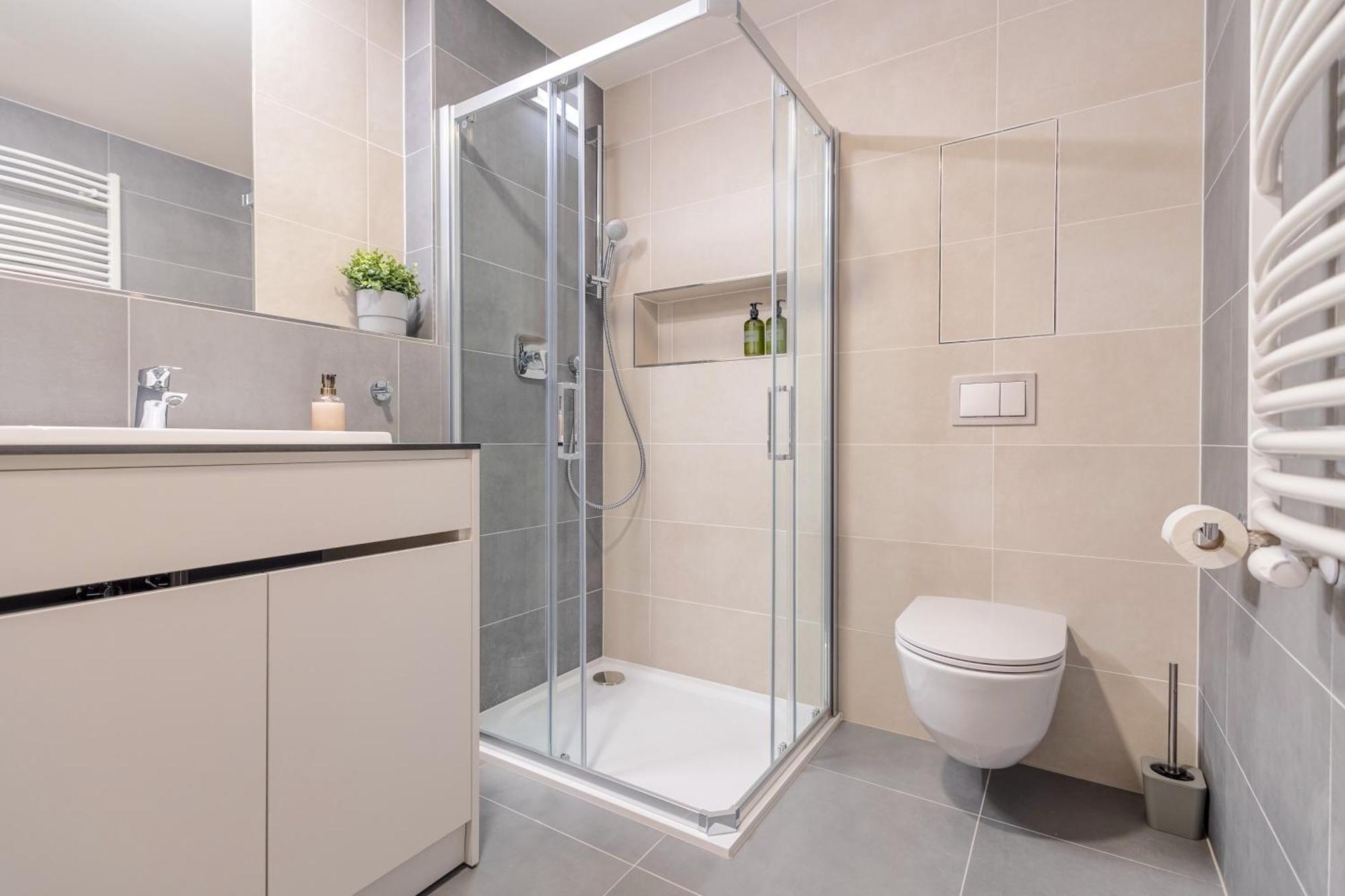 Bright 2Br - 8Th Floor, Balcony, Free Parking - By Gravity Prague Apartment Ngoại thất bức ảnh