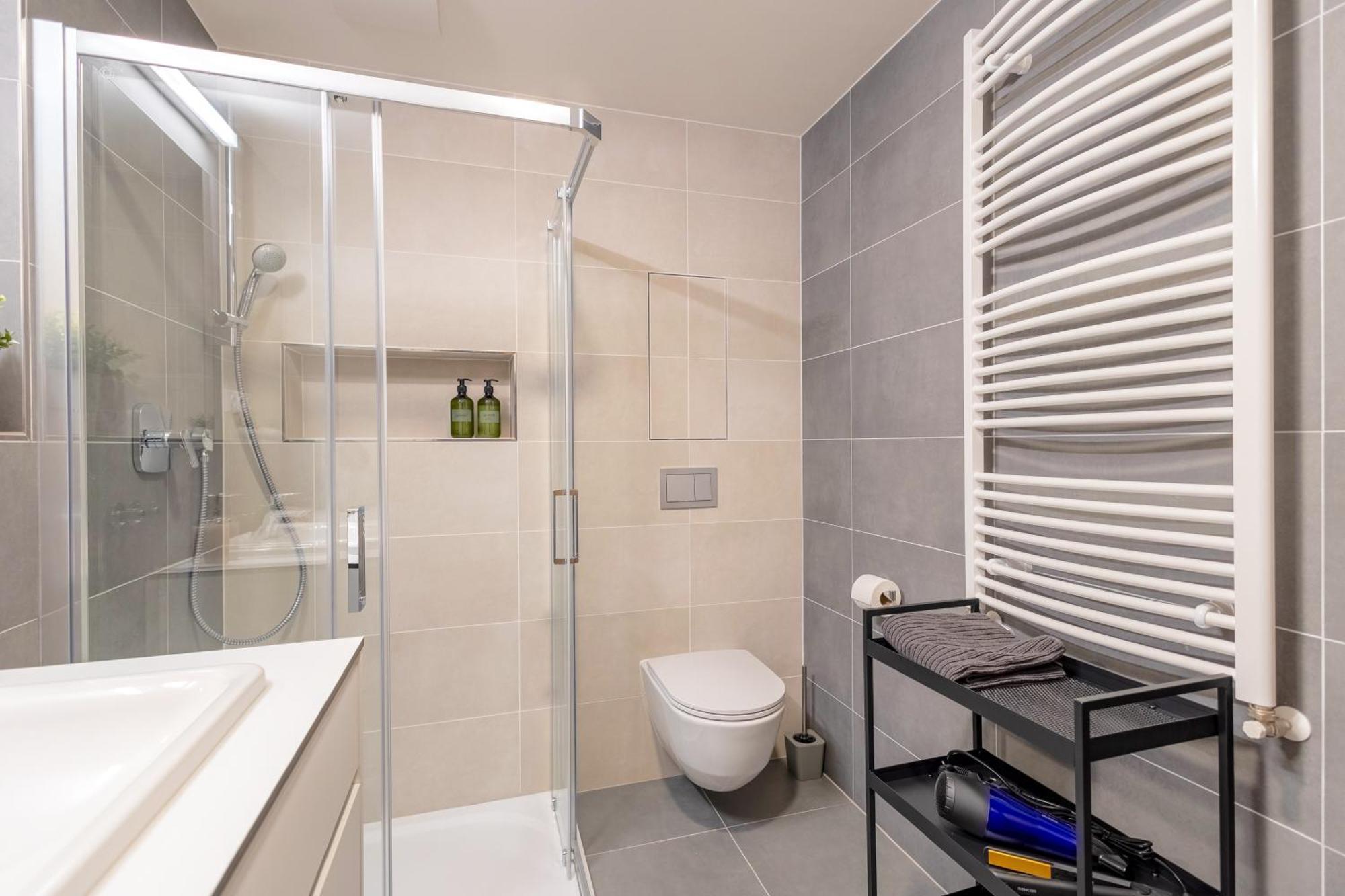 Bright 2Br - 8Th Floor, Balcony, Free Parking - By Gravity Prague Apartment Ngoại thất bức ảnh