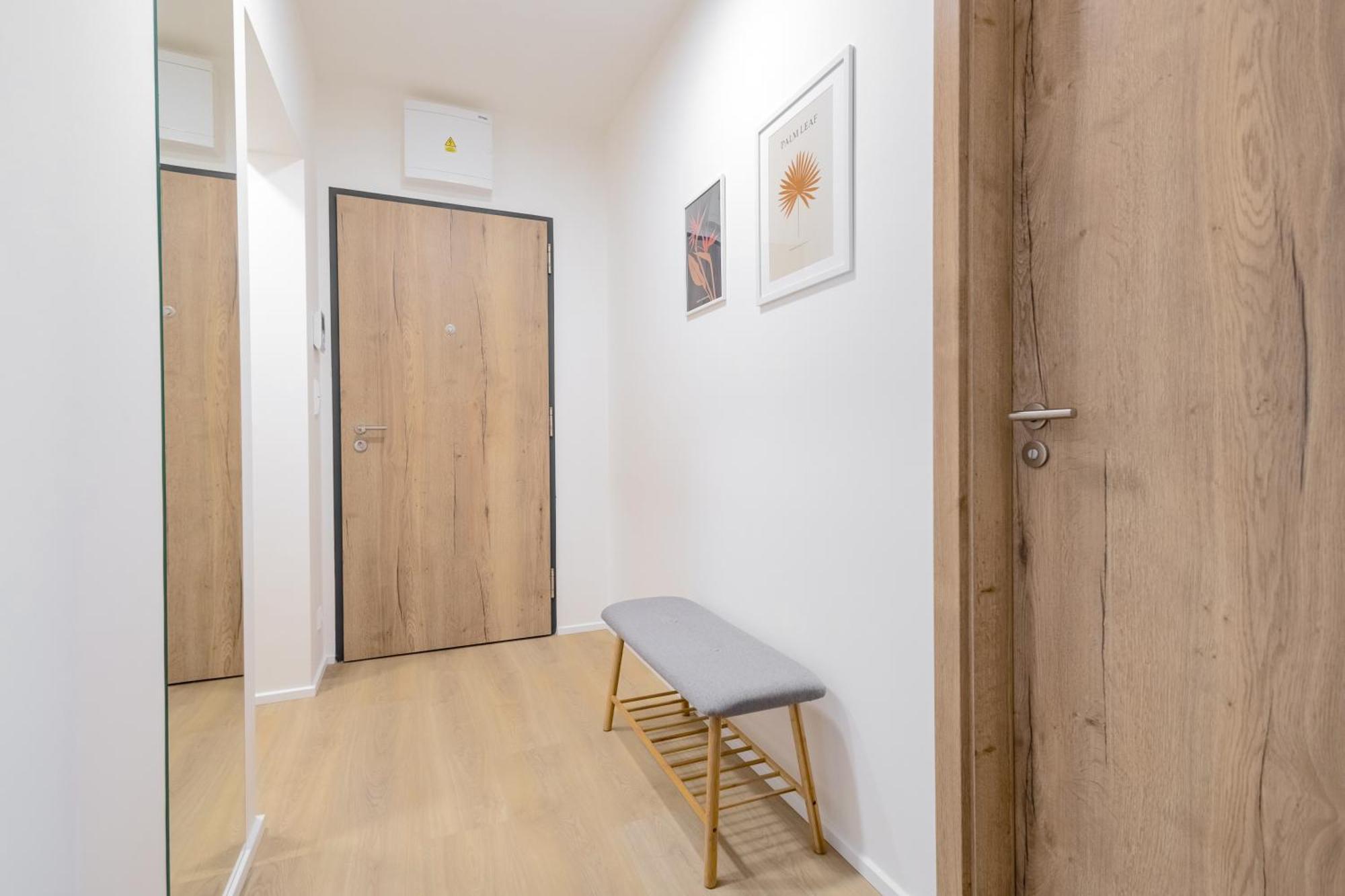 Bright 2Br - 8Th Floor, Balcony, Free Parking - By Gravity Prague Apartment Ngoại thất bức ảnh