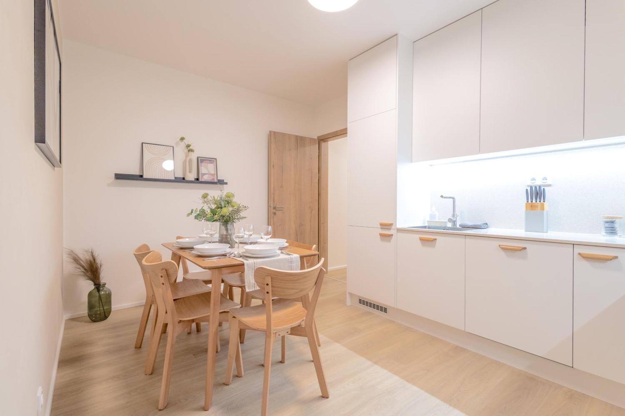 Bright 2Br - 8Th Floor, Balcony, Free Parking - By Gravity Prague Apartment Ngoại thất bức ảnh