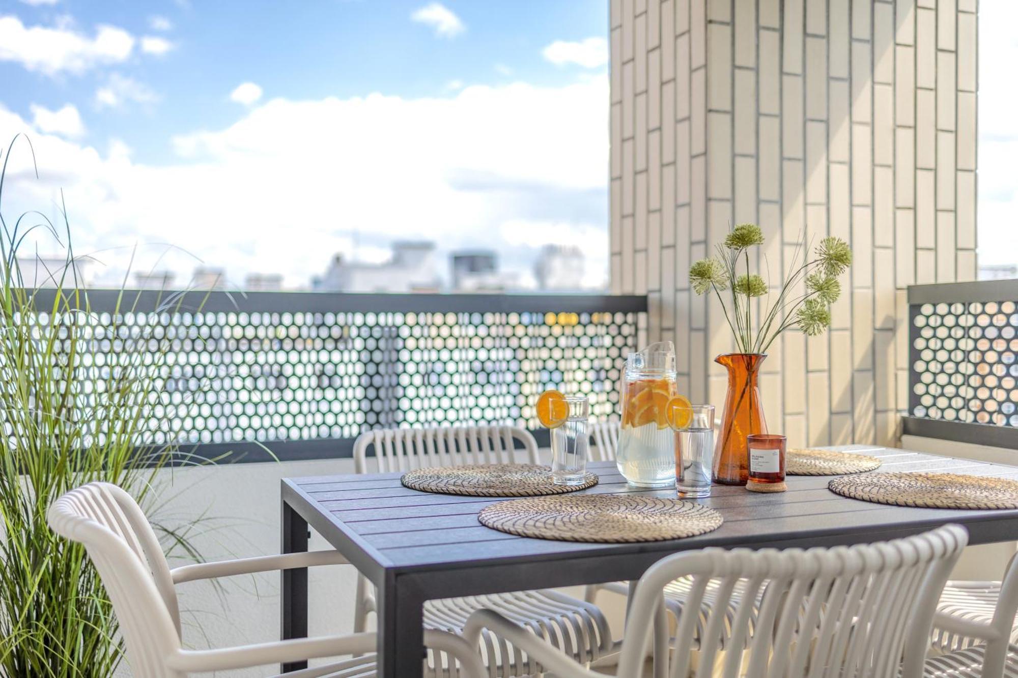 Bright 2Br - 8Th Floor, Balcony, Free Parking - By Gravity Prague Apartment Ngoại thất bức ảnh