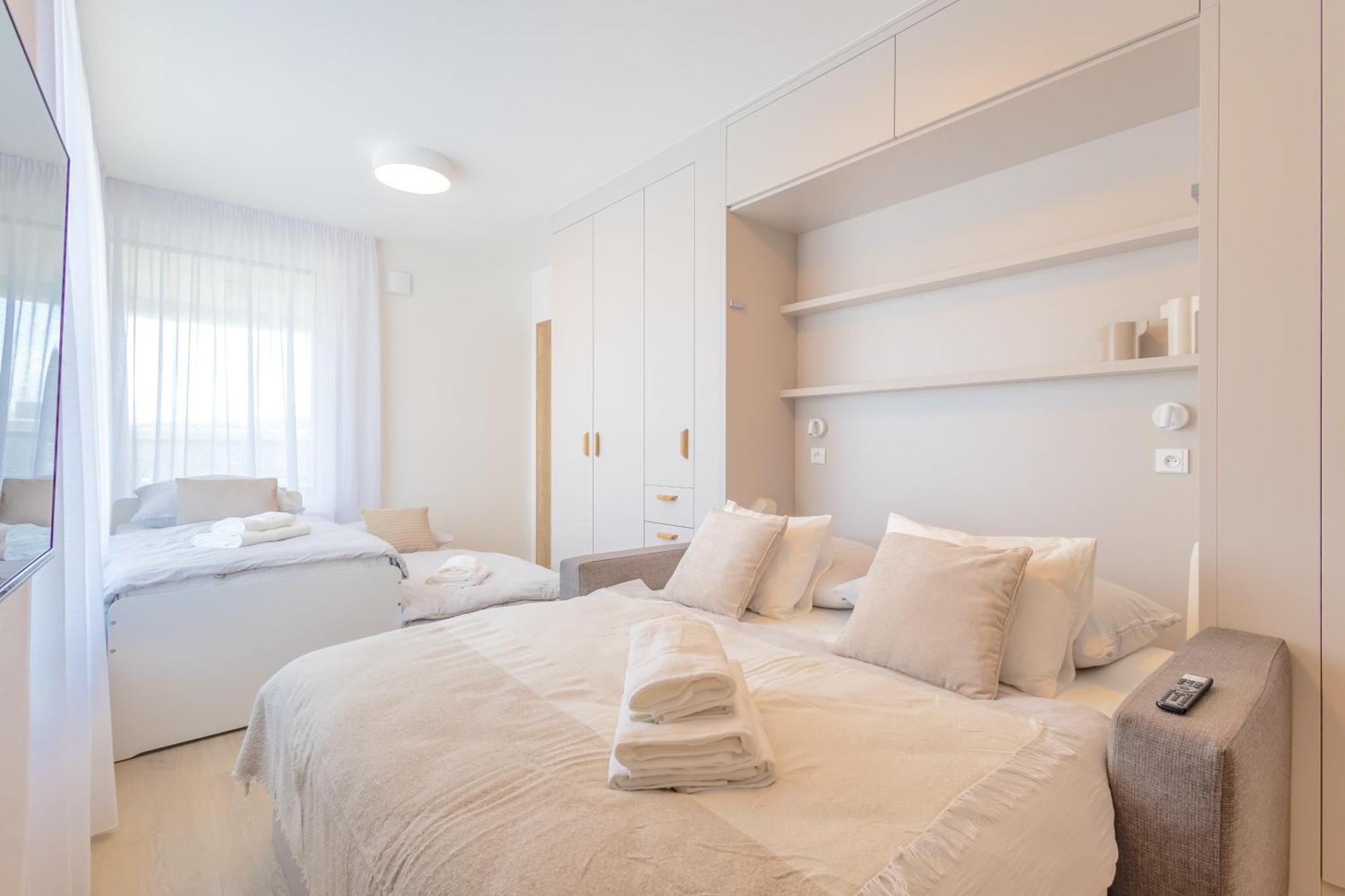 Bright 2Br - 8Th Floor, Balcony, Free Parking - By Gravity Prague Apartment Ngoại thất bức ảnh