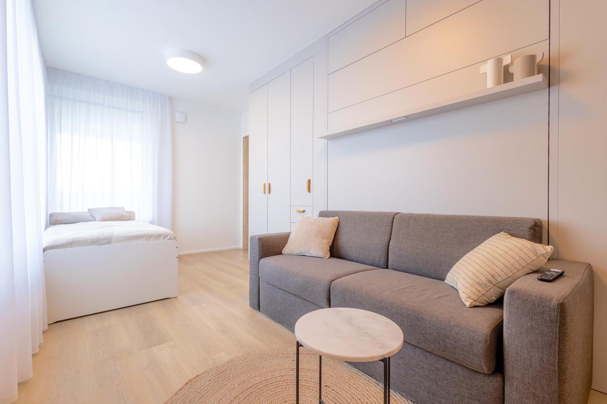 Bright 2Br - 8Th Floor, Balcony, Free Parking - By Gravity Prague Apartment Ngoại thất bức ảnh