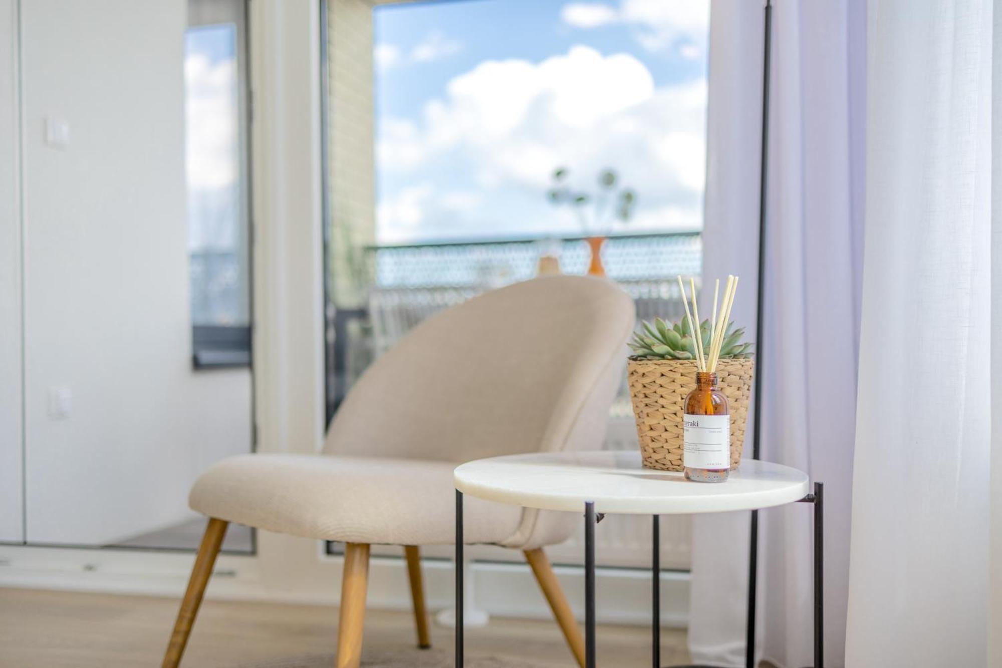 Bright 2Br - 8Th Floor, Balcony, Free Parking - By Gravity Prague Apartment Ngoại thất bức ảnh