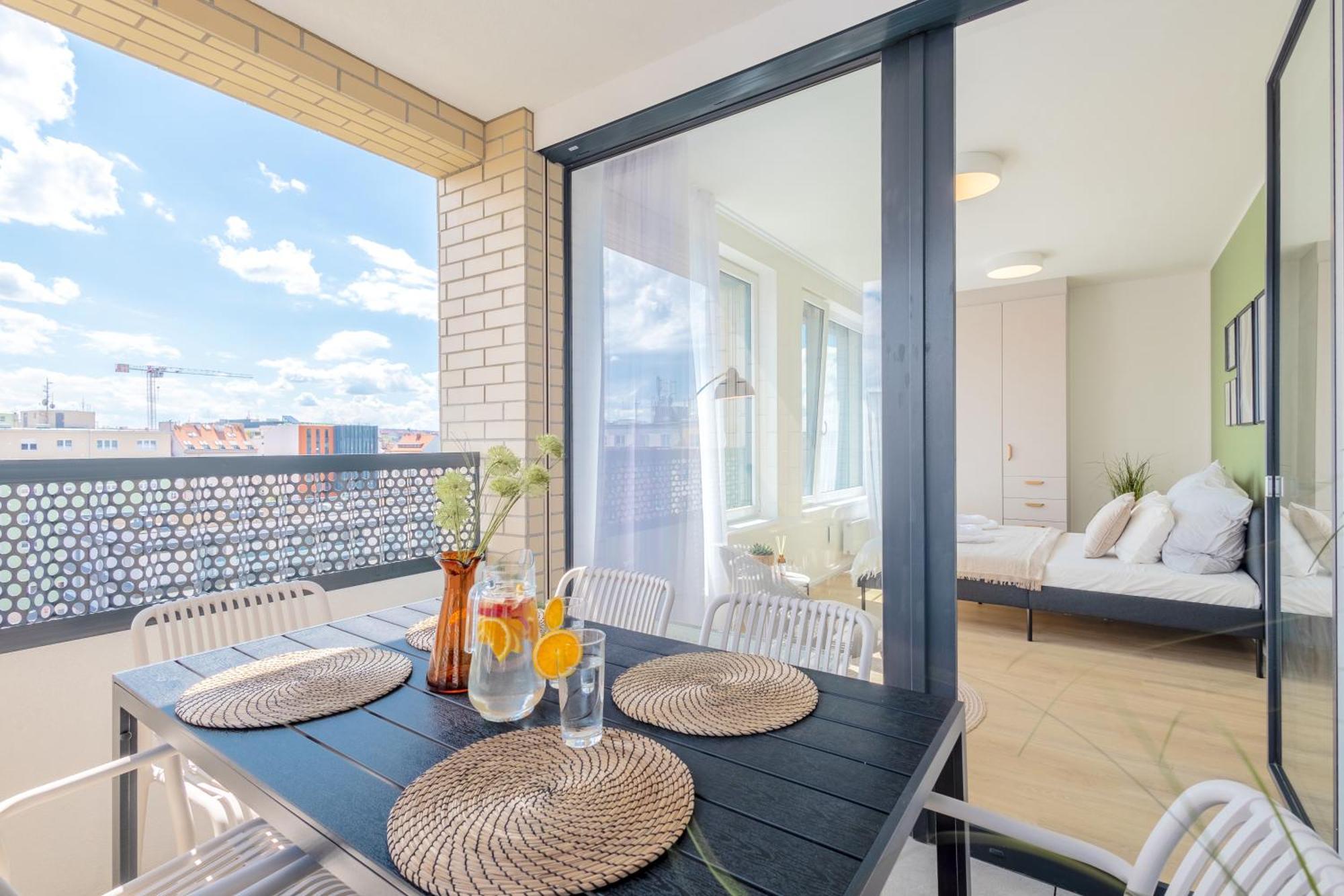 Bright 2Br - 8Th Floor, Balcony, Free Parking - By Gravity Prague Apartment Ngoại thất bức ảnh