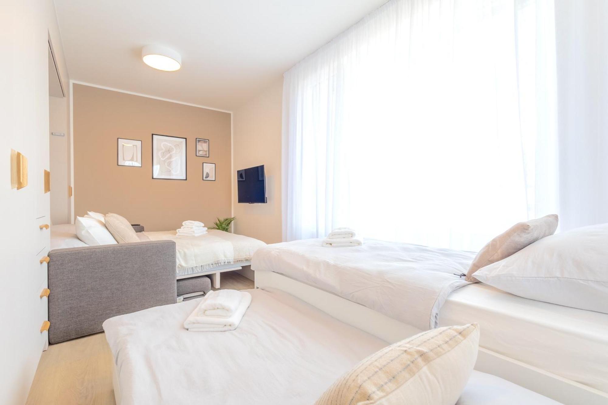 Bright 2Br - 8Th Floor, Balcony, Free Parking - By Gravity Prague Apartment Ngoại thất bức ảnh